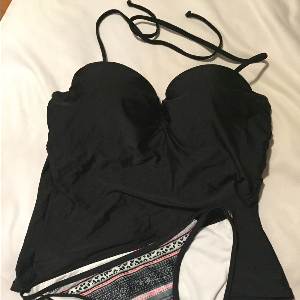 Bathing suit - Picture 2 of 5